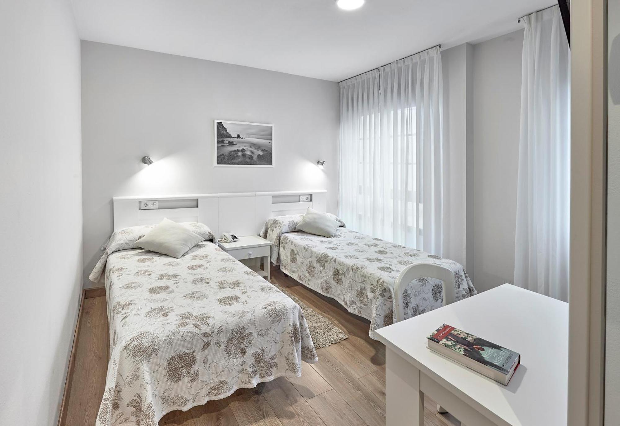 Hotel Rico Luarca Esterno foto