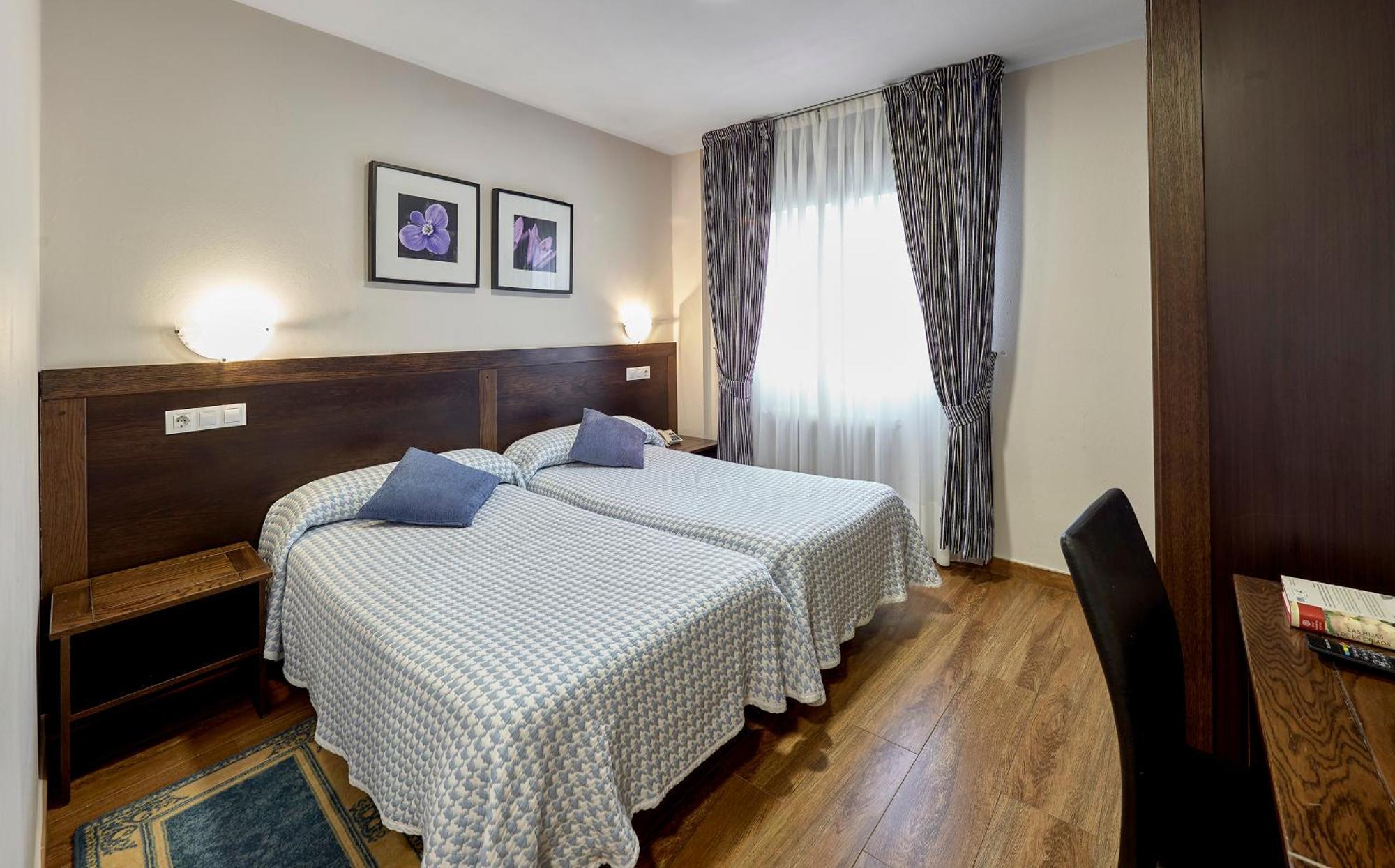 Hotel Rico Luarca Esterno foto