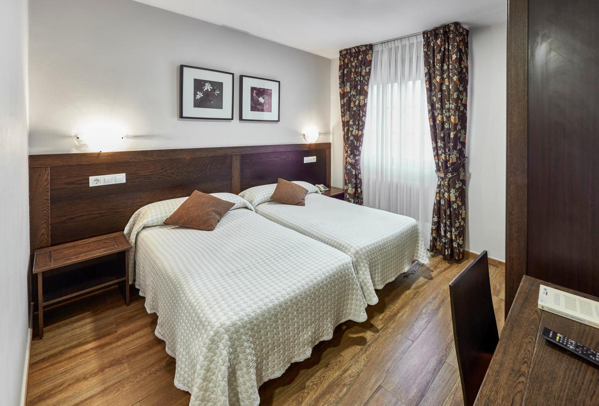 Hotel Rico Luarca Esterno foto